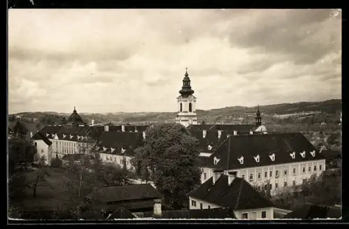 AK Wilhering b. Linz, Klosteranlage mit Kirche und langem Konventsbau