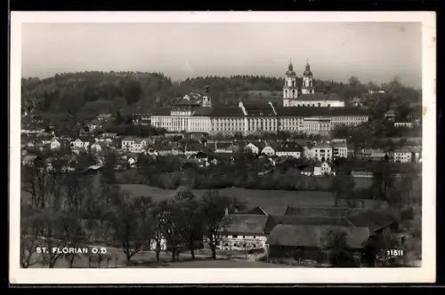 AK St. Florian /O.D., Stift mit Ortspanorama