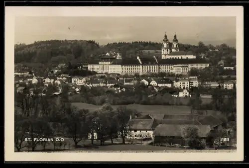 AK St. Florian /O.Ö., Stiftsanlage mit Ortspanorama