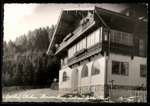 AK Gerlos /Tirol, Gasthof Ötschen mit verglaster Veranda und geschnitztem Balkon
