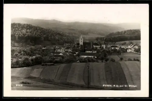 AK Pyhra bei St. Pölten, Teilansicht mit Kirche