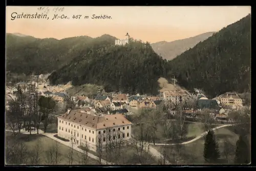 AK Gutenstein /N.-Ö., Panorama mit Schloss und Ort