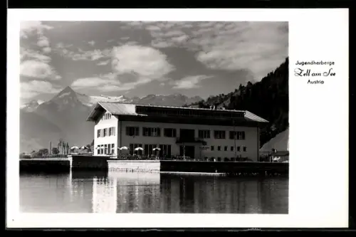 AK Zell am See, Jugendherberge am Ufer, Bergpanorama
