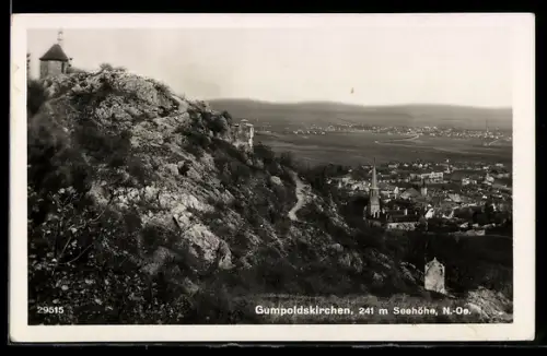 AK Gumpoldskirchen /N.-Ö., Ortsansicht aus der Vogelschau