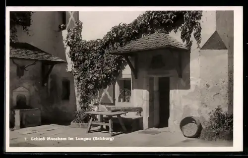 AK Unternberg /Lungau, Moosham, Schloss, Innenhof mit Tisch und Bank