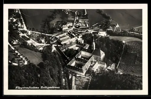 AK Heiligenkreuz im Wienerwald, Fliegeraufnahme des Ortes