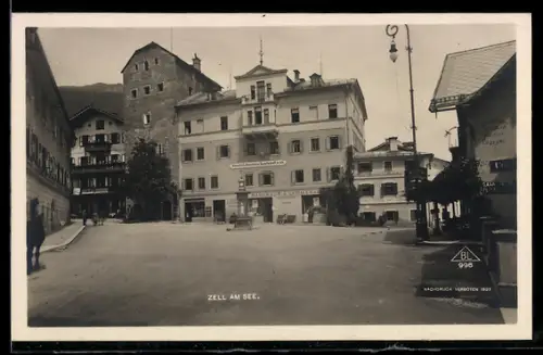 AK Zell am See, Bankhaus A. Lammer, Platz mit Hotel und Handlung