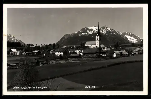 AK Mariapfarr im Lungau, Dorfansicht mit Kirche und Bergpanorama