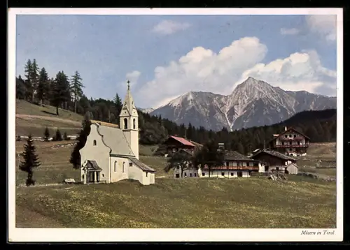 AK Mösern in Tirol, Kirche und Gehöfte mit Gebirgspanorama