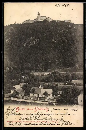 AK Göttweig, Stift auf dem Berg, Dorf mit Häusern im Vordergrund