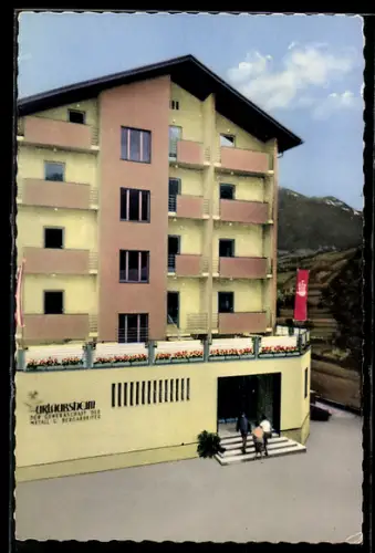 AK Bad Hofgastein, Urlaubsheim der Gewerkschaft, Fassade mit Balkon und Eingang