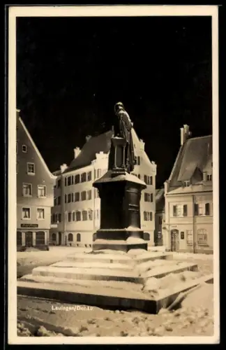 AK Lauingen /Donau, Denkmal nachts im Winter