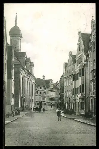 AK Dillingen a. D., Obere Königstrasse mit Passanten