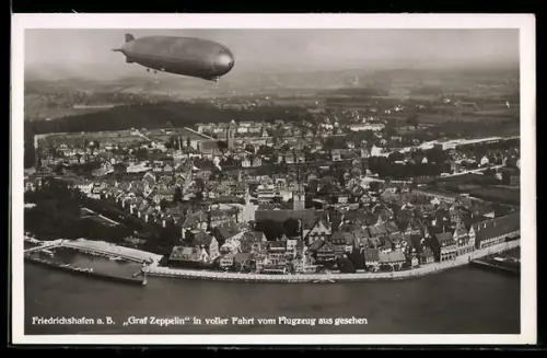 AK Friedrichshafen a. B., LZ 127 Graf Zeppelin in voller Fahrt vom Flugzeug aus gesehen