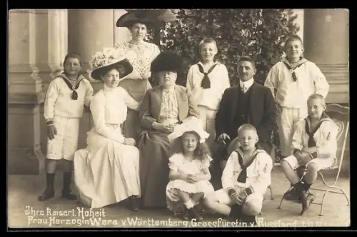 AK Herzogin Wera von Württemberg, Grossfürstin von Russland mit Familie