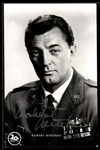 AK Schauspieler Robert Mitchum in Uniform, Autograph