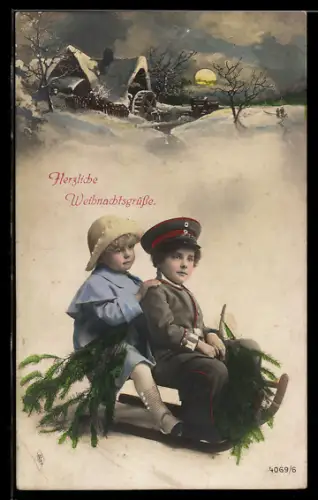 AK Junge in Uniform macht mit seiner kleinen Freundin eine Schlittenpartie, Weihnachtsgrüsse, Kinder Kriegspropaganda