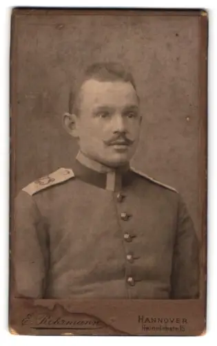 Fotografie E. Rohrmann, Hannover, Heinrichstr. 15, Unteroffizier vom Füsilier-Regiment Nr. 73 in Uniform