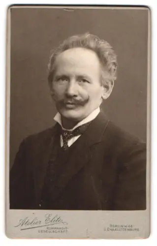 Fotografie Atelier Elite, Berlin-Charlottenburg, Berlinerstrasse 112, Porträt von Carl Schirmer
