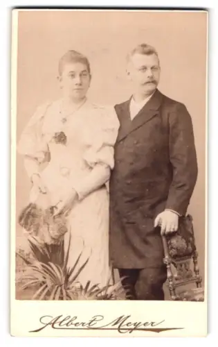 Fotografie Albert Meyer, Berlin, Alexander-Strasse 45, Herr und Frau Rosenberg zusammen im Porträt