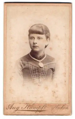 Fotografie Aug. Kampf, Aachen, Theaterstrasse 3, Porträt eines jungen Mädchens