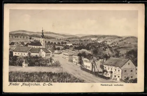 Künstler-AK Nieder-Neukirchen /O.-Oe., Strassenpartie mit Kirche