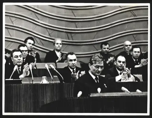 Fotografie Michail Andrejewitsch Suslow hält eine Rede vor sowjetischen Parteikameraden