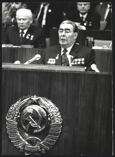 Fotografie Leonid Breschnew auf dem XXVI. Parteitag der KPdSU in Moskau