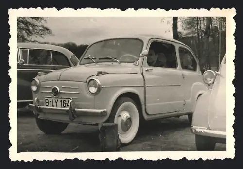 Fotografie Auto Fiat 600, PKW mit Kennzeichen Berlin