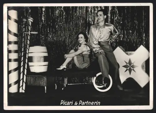 Fotografie Picari & Partnerin, Zirkus - Circus Akrobaten Duo