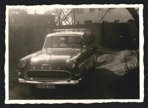 Fotografie Auto Opel Caravan, Kennzeichen Berlin