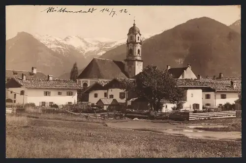 Fotografie Ansicht Mittenwald / Bayern, Ortsansicht mit Kirche um 1912