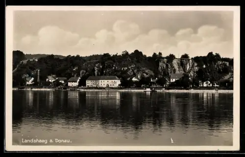 AK Feldkirchen an der Donau, Landshaag, Donauufer mit Häusern und Felswand