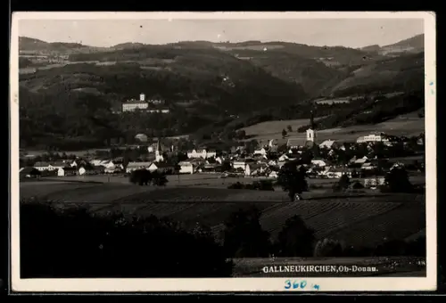 AK Gallneukirchen /Ob-Donau, Ortspanorama mit Kirche und Schloss