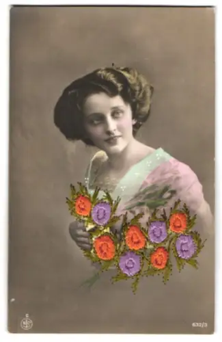 Stick-AK Frauenporträt mit aufgesticktem Blumenstrauss