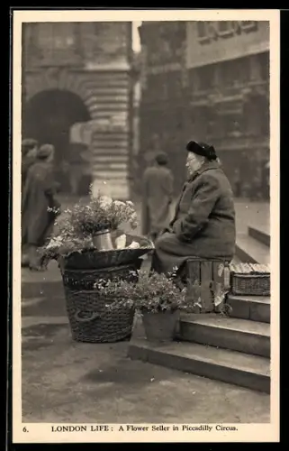 AK London, Flower Seller in Piccadilly Circus