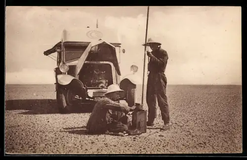 AK Emission radio-telegraphique dans le Tanezrouft, Fahrt mit Renault LKW durch die Sahara