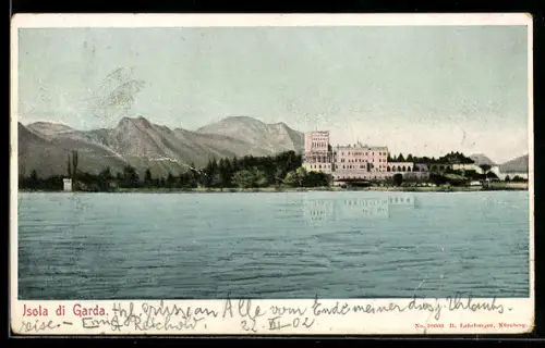 AK Isola di Garda, Vista del palazzo e del paesaggio montano sullo sfondo