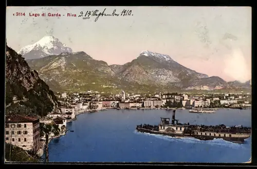 AK Riva /Lago di Garda, Vista panoramica con battello sul lago