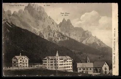 AK S. Martino di Castrozza, Veduta del Sass Maor e Cima Val di Roda con edifici in primo piano
