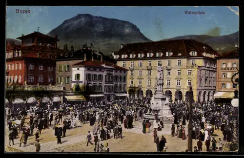 AK Bozen, Walterplatz mit Denkmal