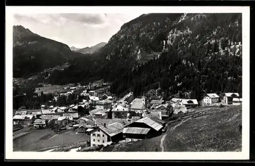 AK Canazei /Trentino, Vista panoramica del villaggio nelle Dolomiti di Fassa