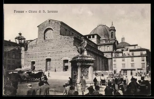AK Firenze, Chiesa di S. Lorenzo con piazza animata