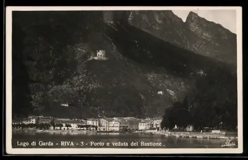 AK Riva, Lago di Garda, Porto e veduta del Bastione