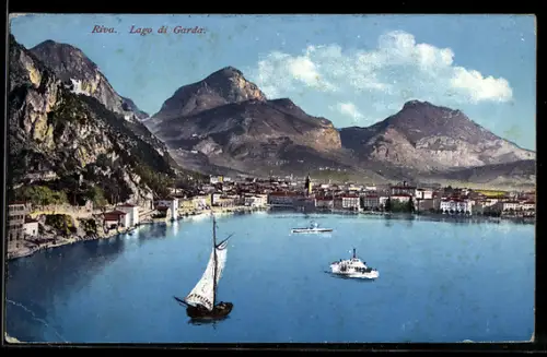 AK Riva, Panoramablick auf Ortschaft und Berge