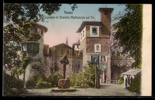 AK Torino, Ingresso al Castello Medievale sul Po