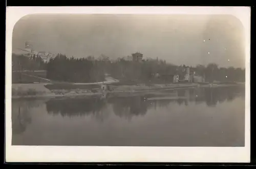 AK Torino, Vista sul fiume e parco con edifici storici sullo sfondo