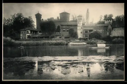 AK Torino, Castello Medioevale sul fiume Po con barche a remi
