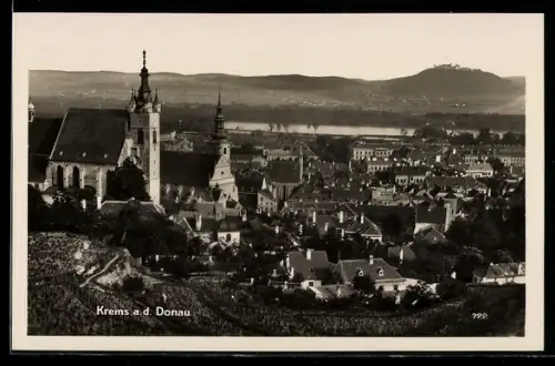 AK Krems a.d. Donau, Stadtpanorama mit Kirchen und Donau
