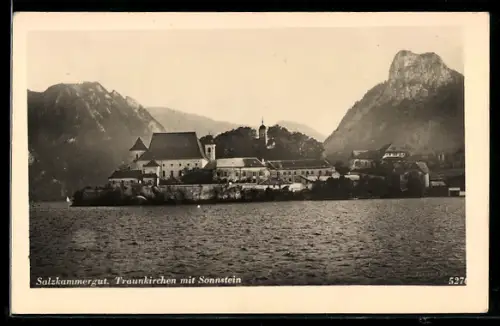 AK Traunkirchen /Salzkammergut, Ortsansicht mit Sonnstein